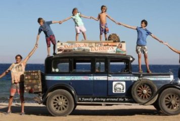 Világkörüli úton van 17 éve ez a család