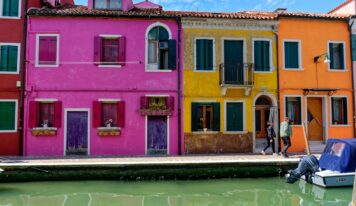Séta Burano és Murano színes látnivalói között
