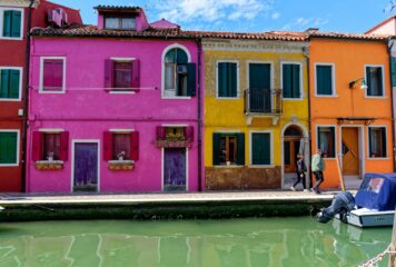 Séta Burano és Murano színes látnivalói között