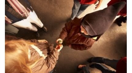 Tojásütközet, repülő halak és kalapparádé Húsvétkor