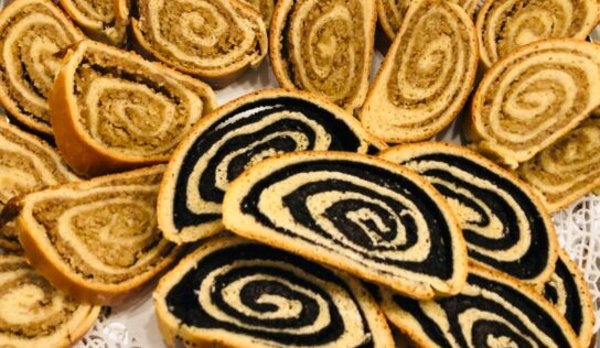 A hatodik adventi örömmorzsa: a családi diós, mákos kalács karácsonyra