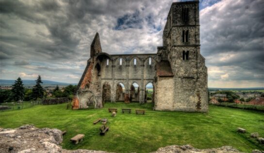 Nyugalomkeresés Zsámbékon és Martonvásáron