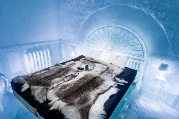 deluxe_suite_the_victorian_apartment_icehotel_365_1400x932_600x399.jpg